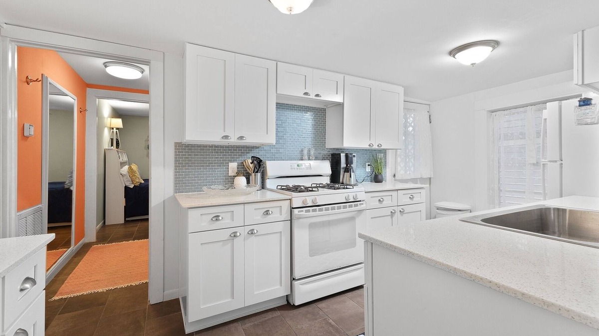 Galveston House | The Dinghy 2 Bedroom Home