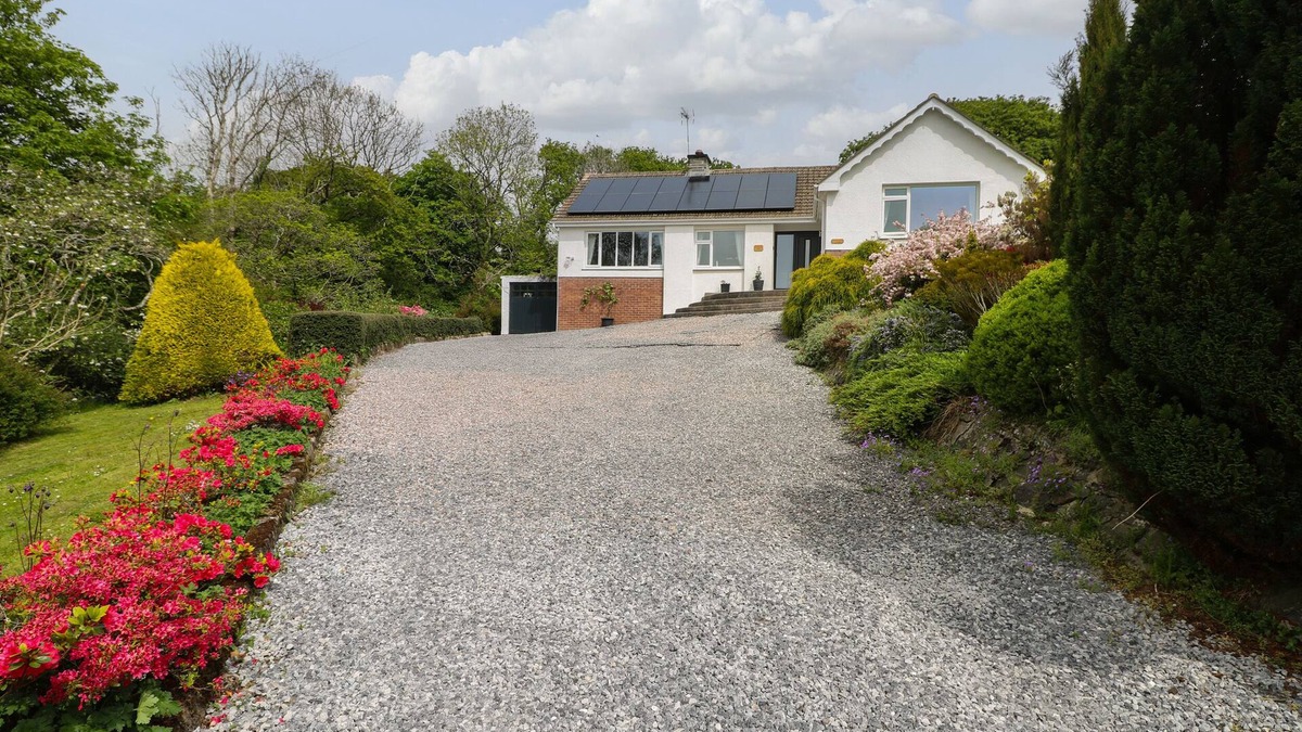 Wiseman's Bridge House | THE DINGLE, pet friendly, character holiday cottage in Stepaside