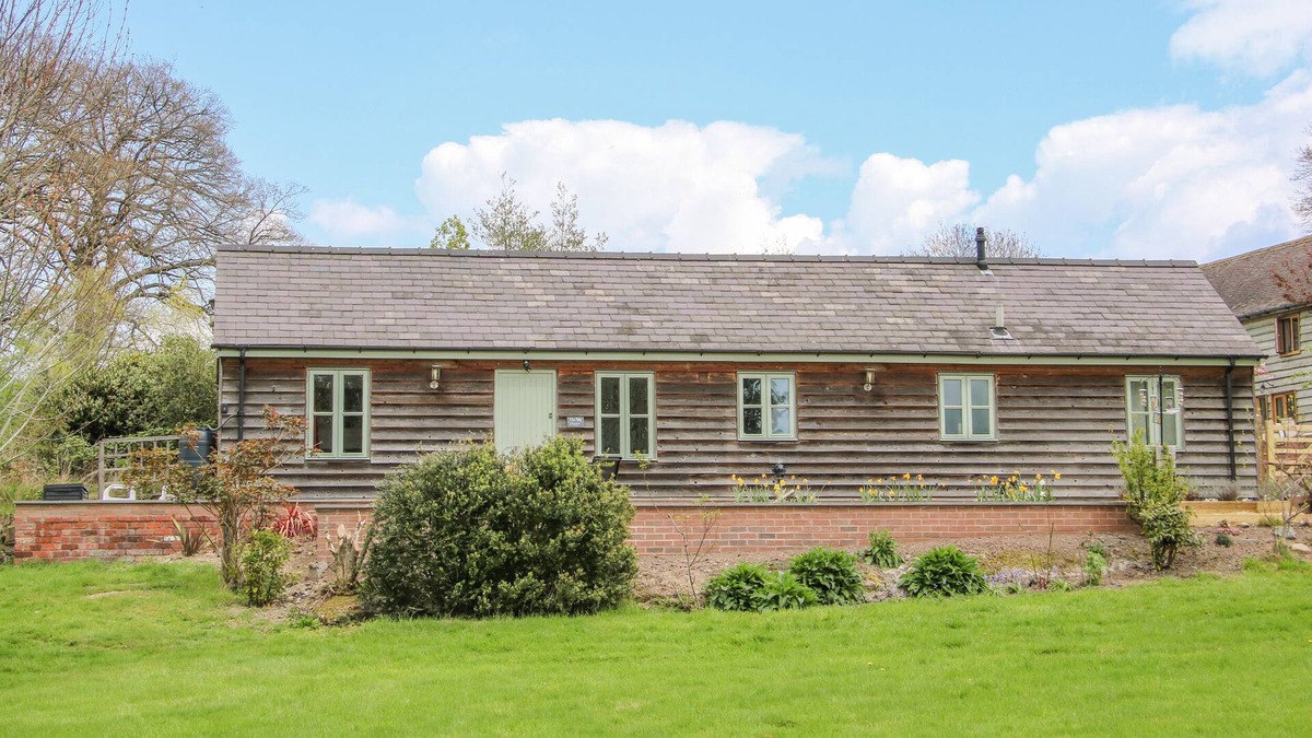 Craven Arms House | THE DIPPY, pet friendly, character holiday cottage in Aston On Clun