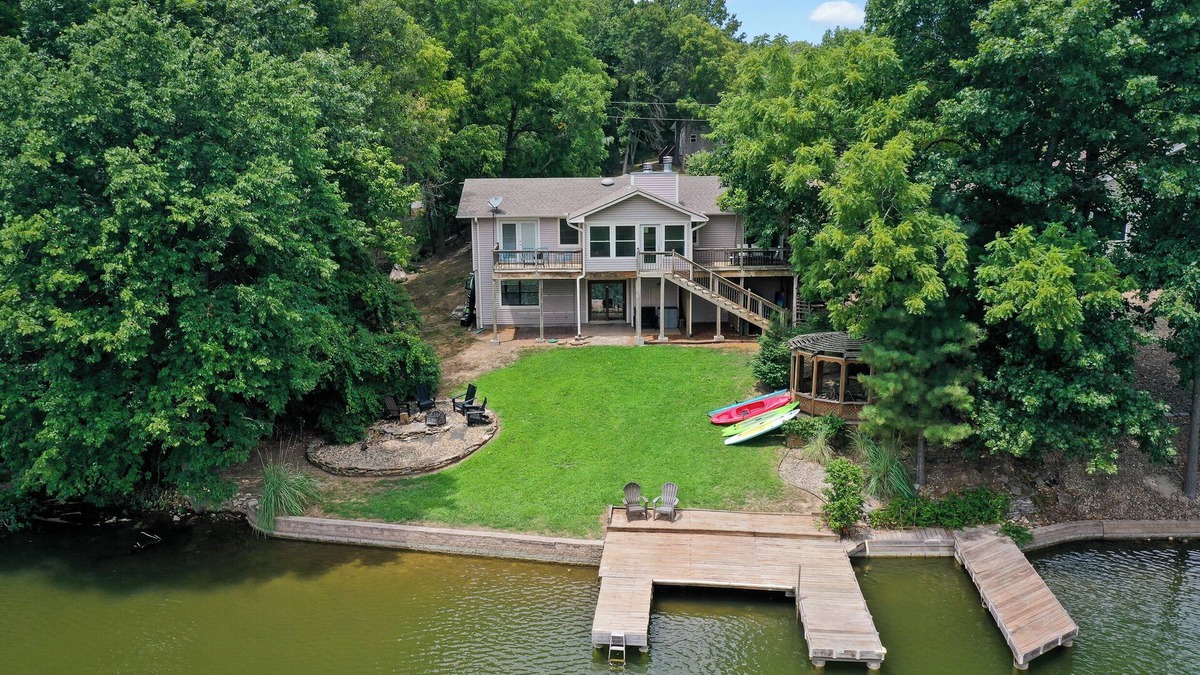 Bella Vista House | The Dock @ Loch Lomond: Lake - Hot Tub - Golf - Bike