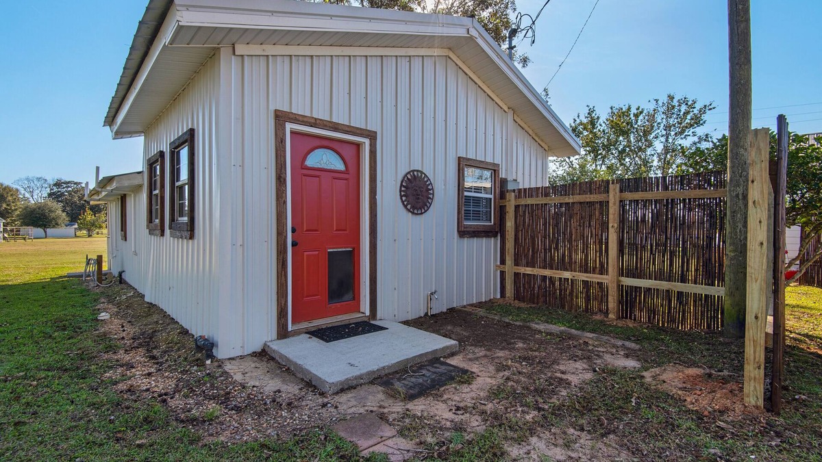 Laurel Hill House | The Dog House at Stillwater Ranch