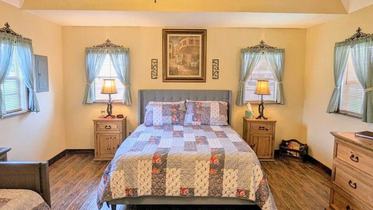 Davis Cabin | The Doll House Cabin