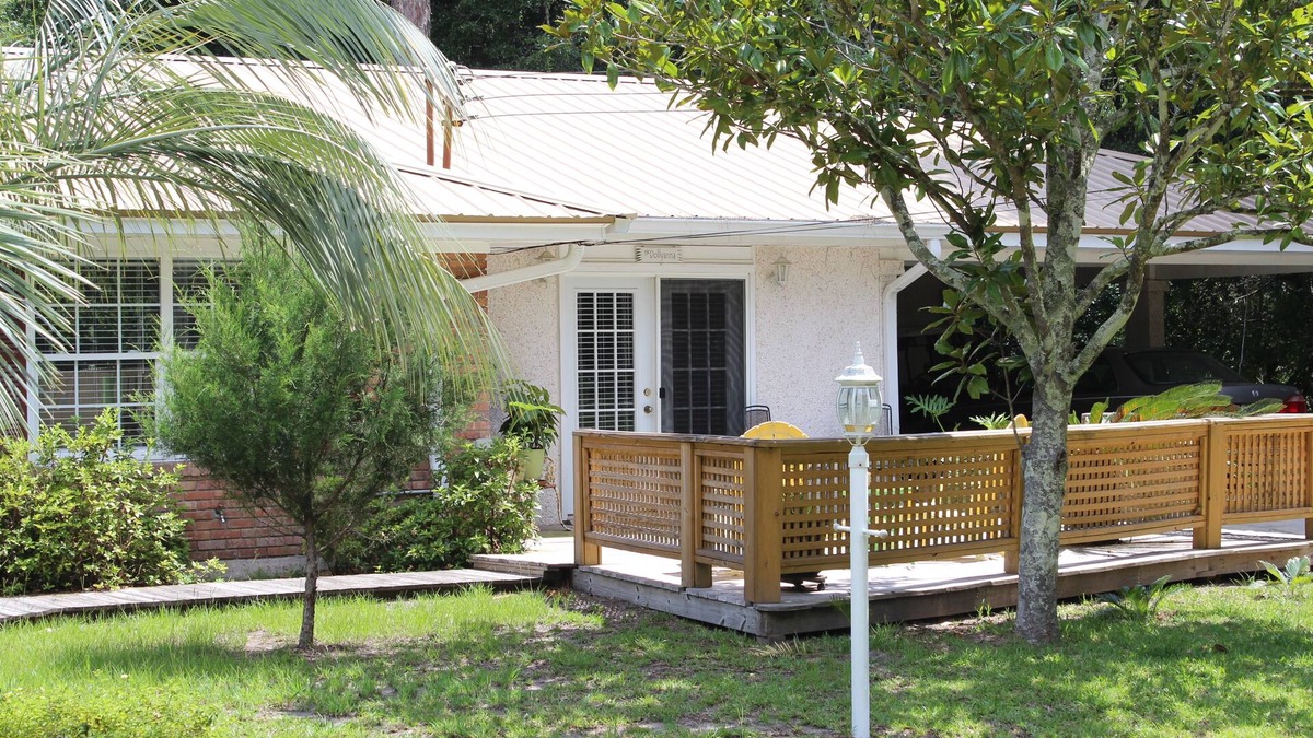 Jekyll Island Apartment | 'The Dollyanna' Luxury One-Bedroom Mini-Suite