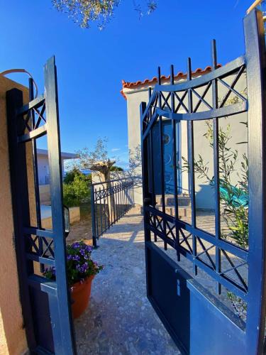 Vagia House | The Dona House