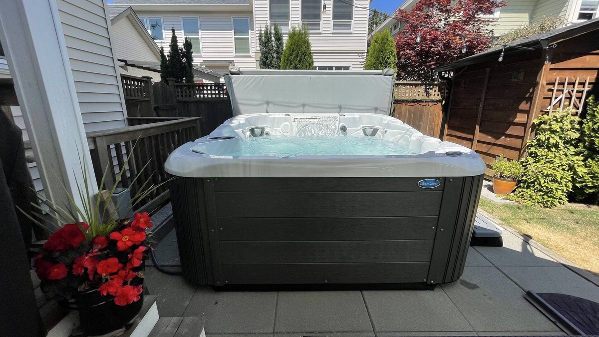 Douglas Apartment | The Douglas Suite w/Hot Tub - near White Rock