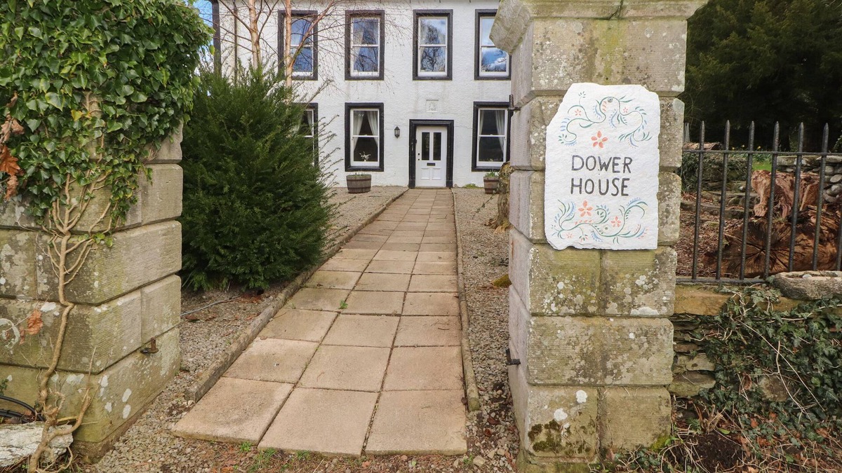 Bassenthwaite Cottage | THE DOWER HOUSE, pet friendly, character holiday cottage in Keswick