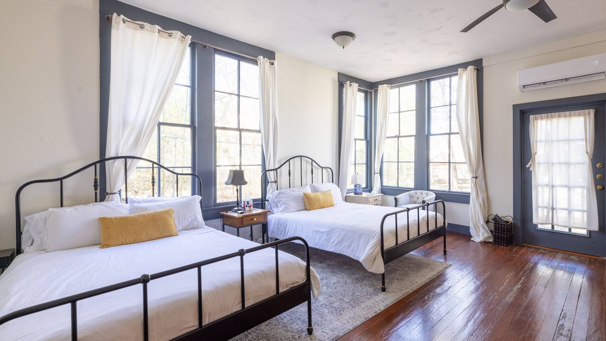 Heritage House | The Downtown Abbey