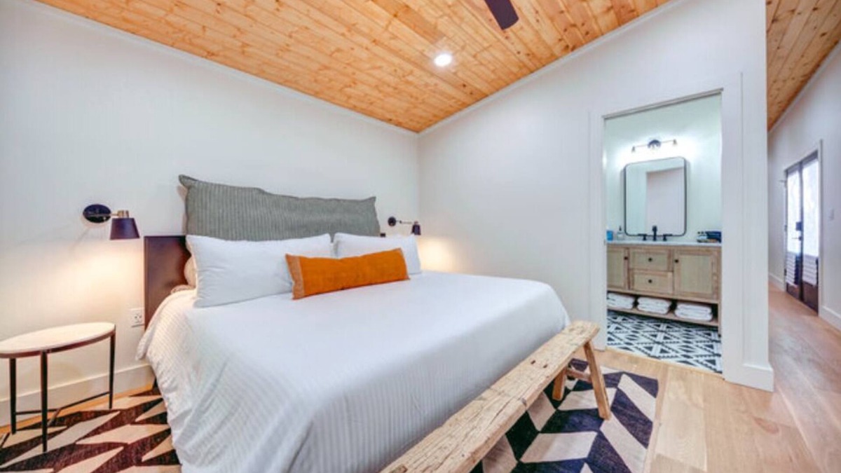 Warrenton Apartment | The Dreamer - Farmstead