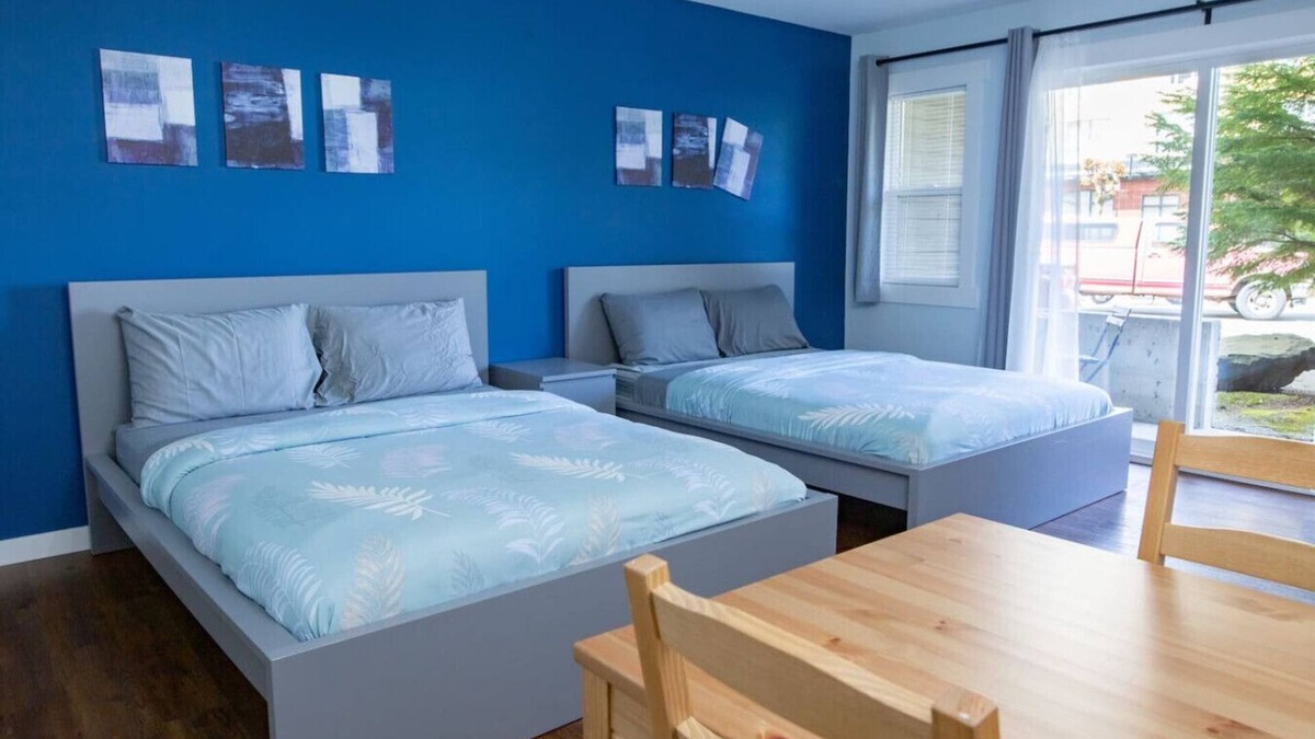 Harrison Hot Springs Apartment | The Driftwalk | Walkable to Beach