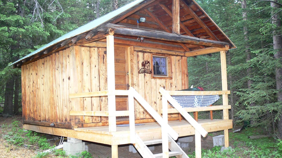 Cooke City-Silver Gate Cabin | The Druid's Cabin - A Wolf Crossing Cabin next to Yellowstone