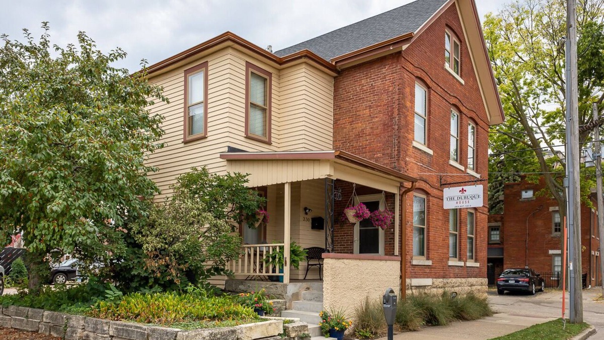 Downtown Dubuque House | The Dubuque House - Historic Downtown Location