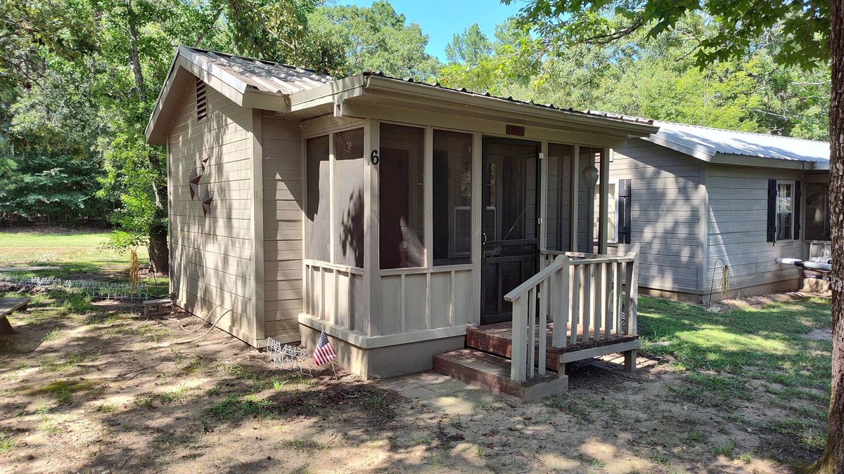 Bronson Cabin | "The Duck Blind" is a comfy, rustic cabin on Lake Sam Rayburn, Tx - (#6)
