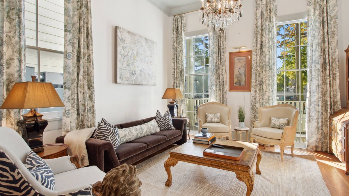 Lower Garden District House | The Duke of Magazine 5 Bedroom luxury with pool perfectly located in New Orleans