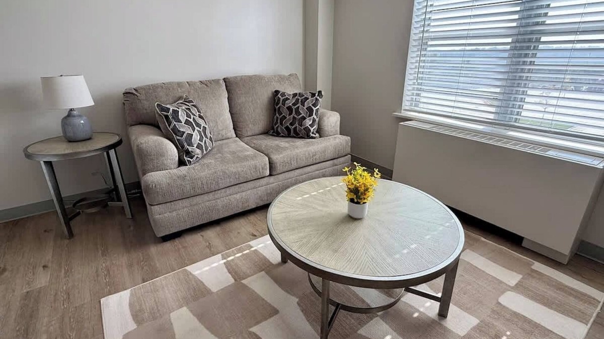 North Central Omaha Apartment | The Dundee at Modern Heights