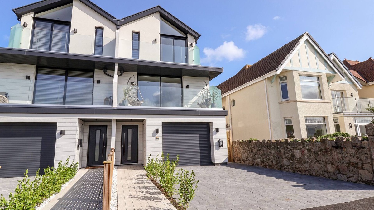 Llandudno Cottage | THE DUNES, pet friendly, luxury holiday cottage in Llandudno