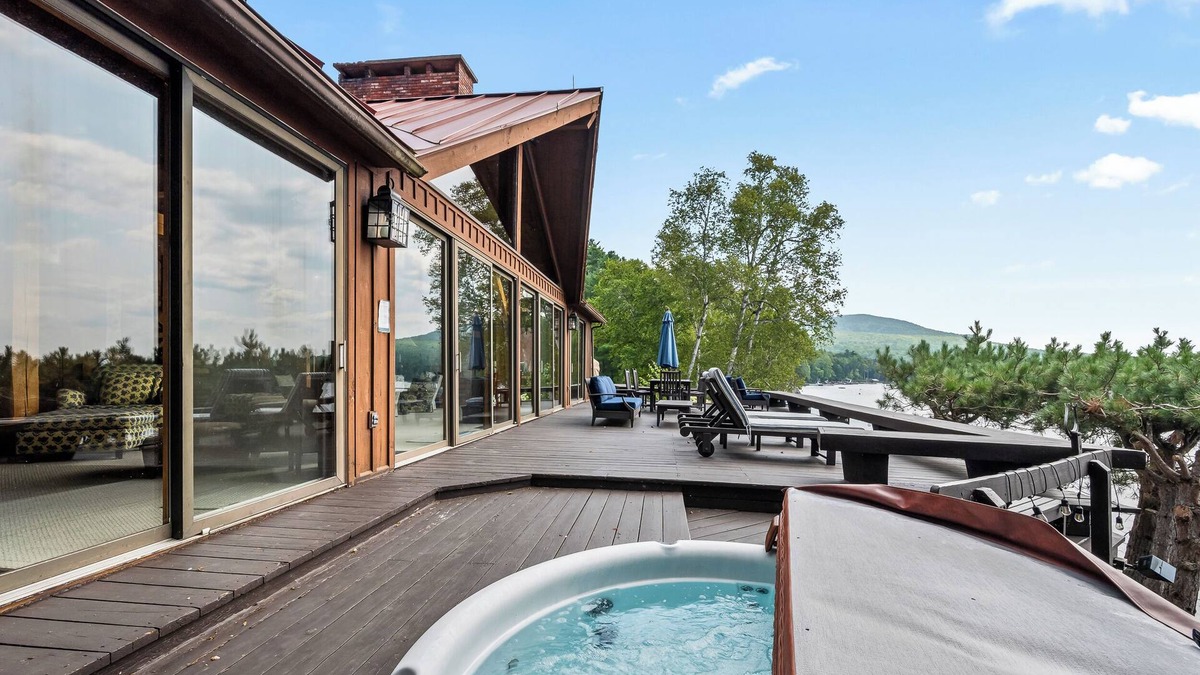 Rangeley House | The Dunn Main House - Gorgeous home on Mooselookmeguntic Lake
