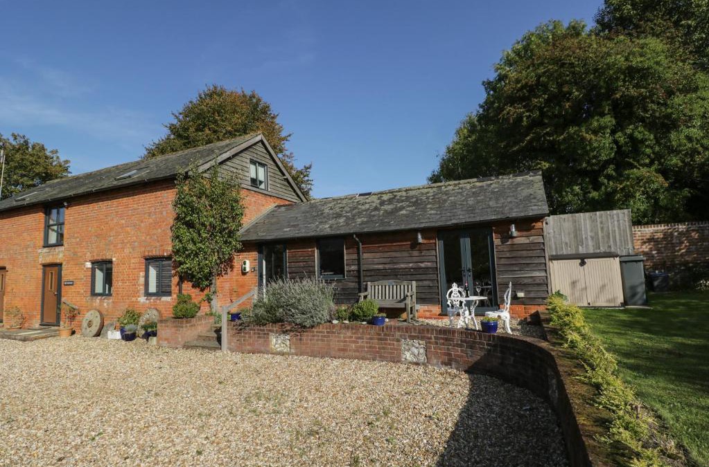 Dunbridge House | The DunnitManor Farm