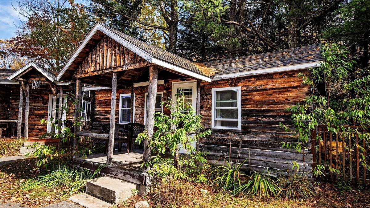 Lincoln Cabin | The Eagle Cliff HomeAway from Home at the PEMICABINS