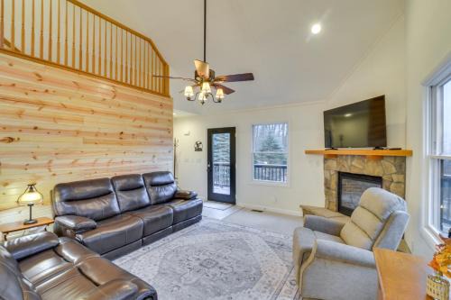 Terra Alta House | The Eagles Nest at Alpine Cabin with Fireplace!