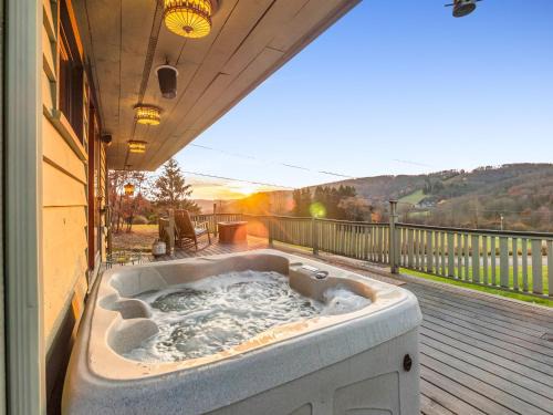 Ellicottville Villa | The Eagles Nest Couples Escape