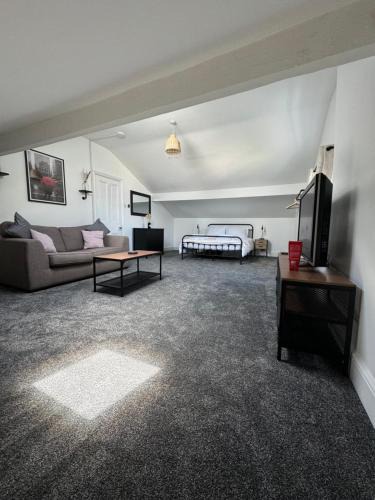 Southport Apartment | The Eaves - Victorian second floor, open plan apartment