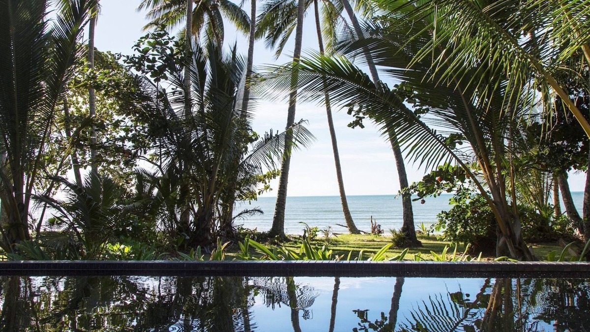 Newell House | The Edge 13 Marine Parade, Newell Beach QLD 4873