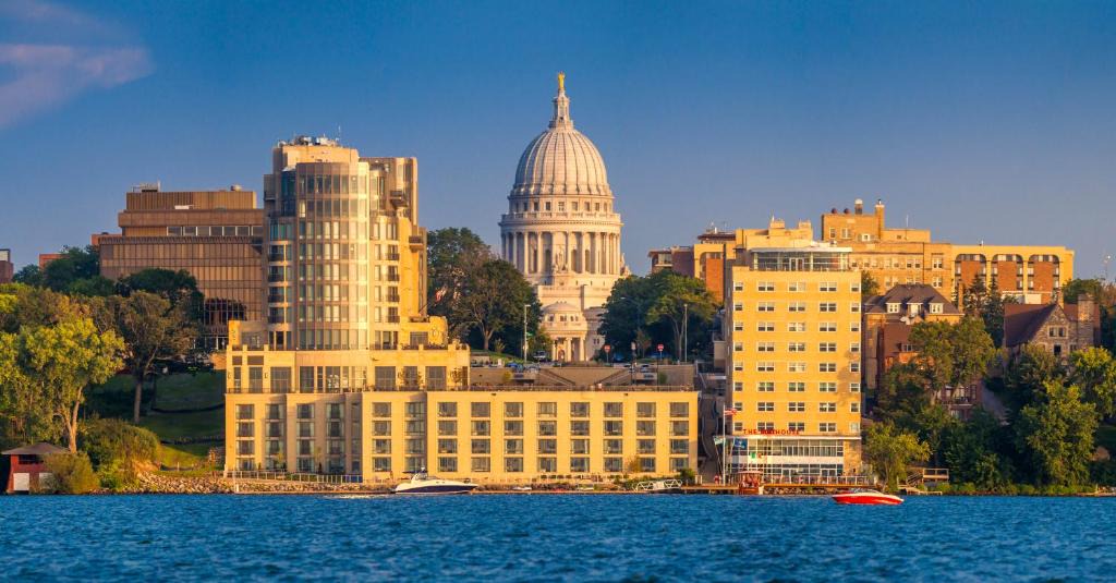 Madison Hotel | The Edgewater
