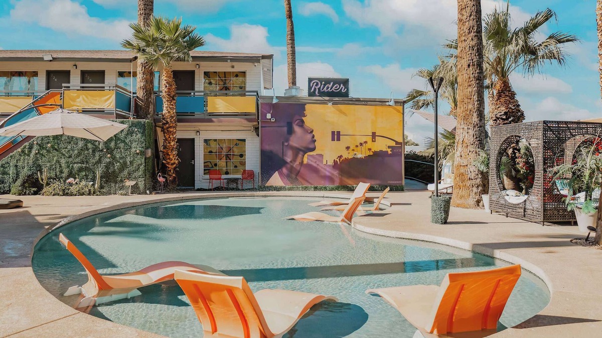 Downtown Phoenix Hotel | The Egyptian - Retro Modern Motel - Room 201