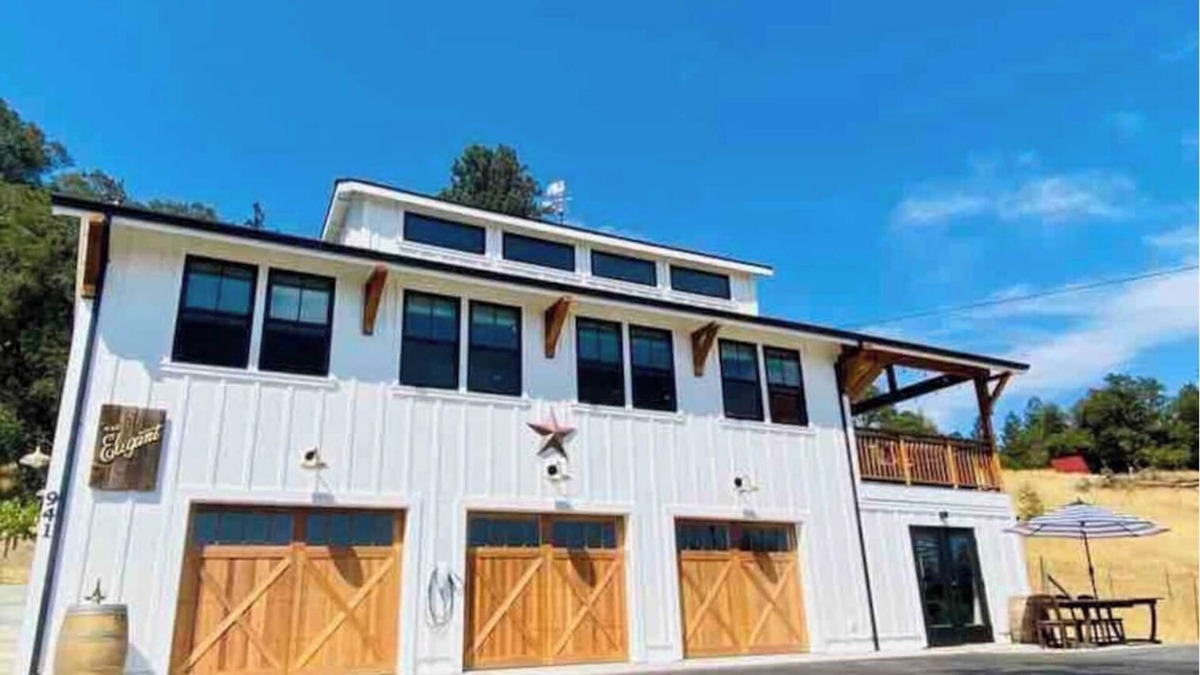 Healdsburg House | ❤The Elegant: A Chic Healdsburg Winery Cottage! Hot Tub, Views! !❤