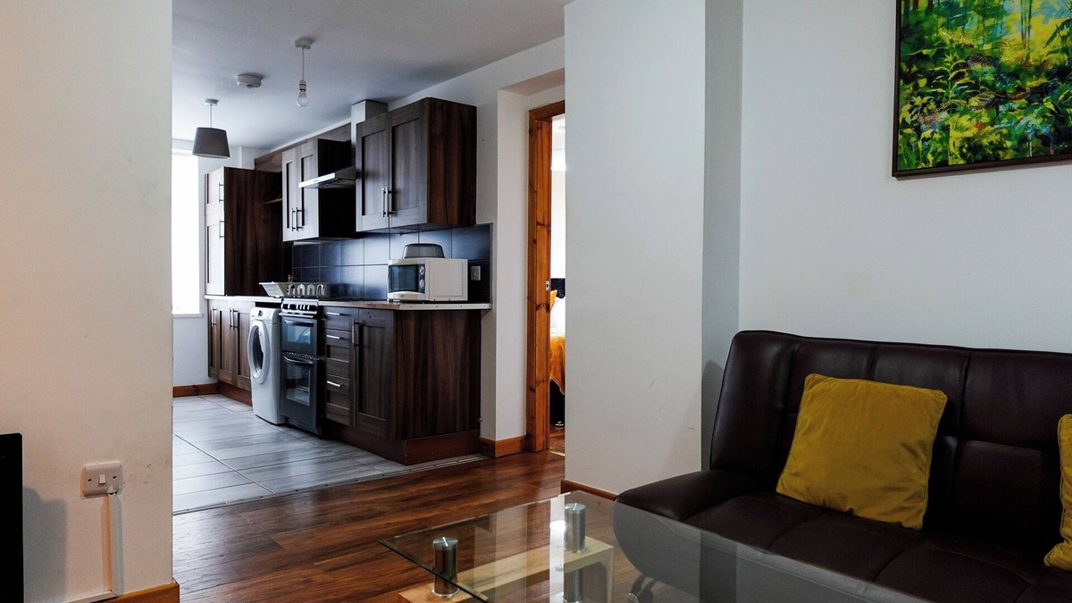 Old Trafford Apartment | The EliteApex