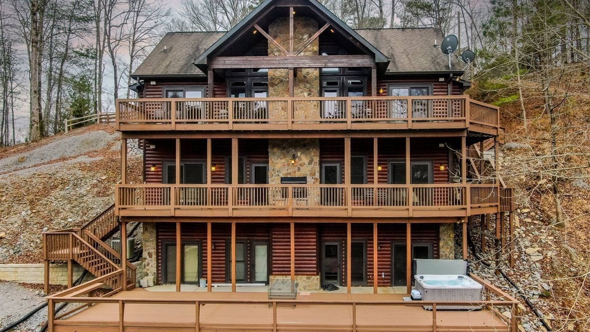 Ellijay Cabin | The Ellijay Lodge | Ellijay, GA