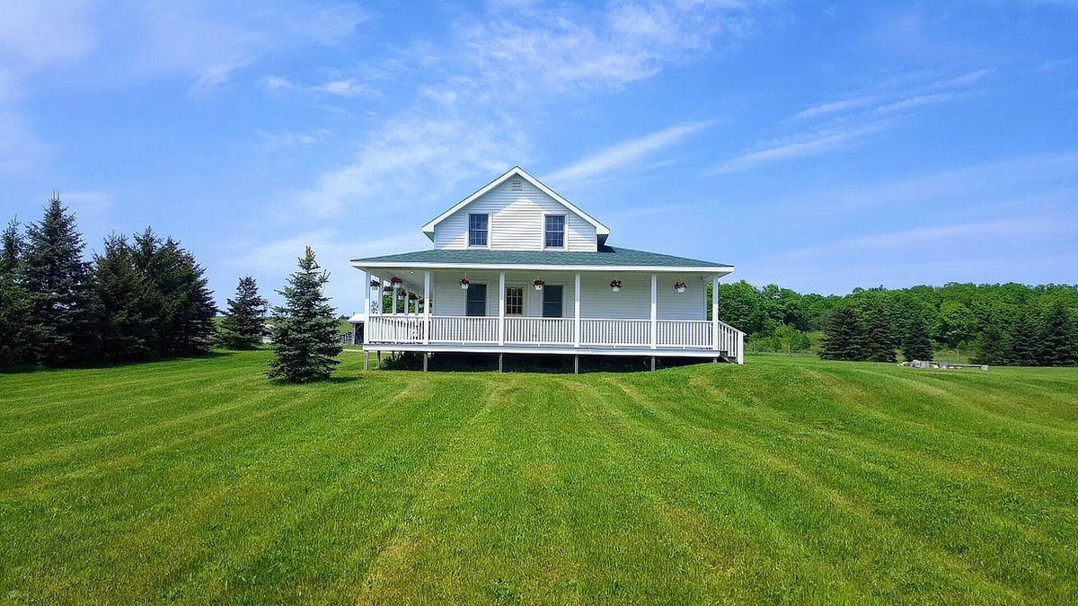 Pellston House | The Ely House in Northern Michigan