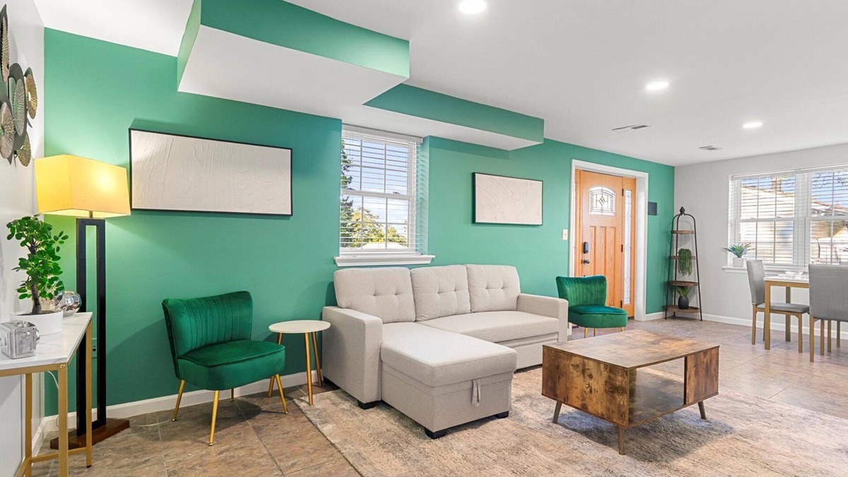 Jefferson Manor House | The Emerald | Grand | Old Town Views