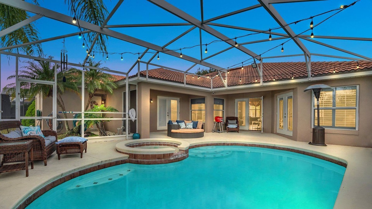 Buena Ventura Lakes Villa | The Escape - 4 BR Pool home, Near Lake Nona
