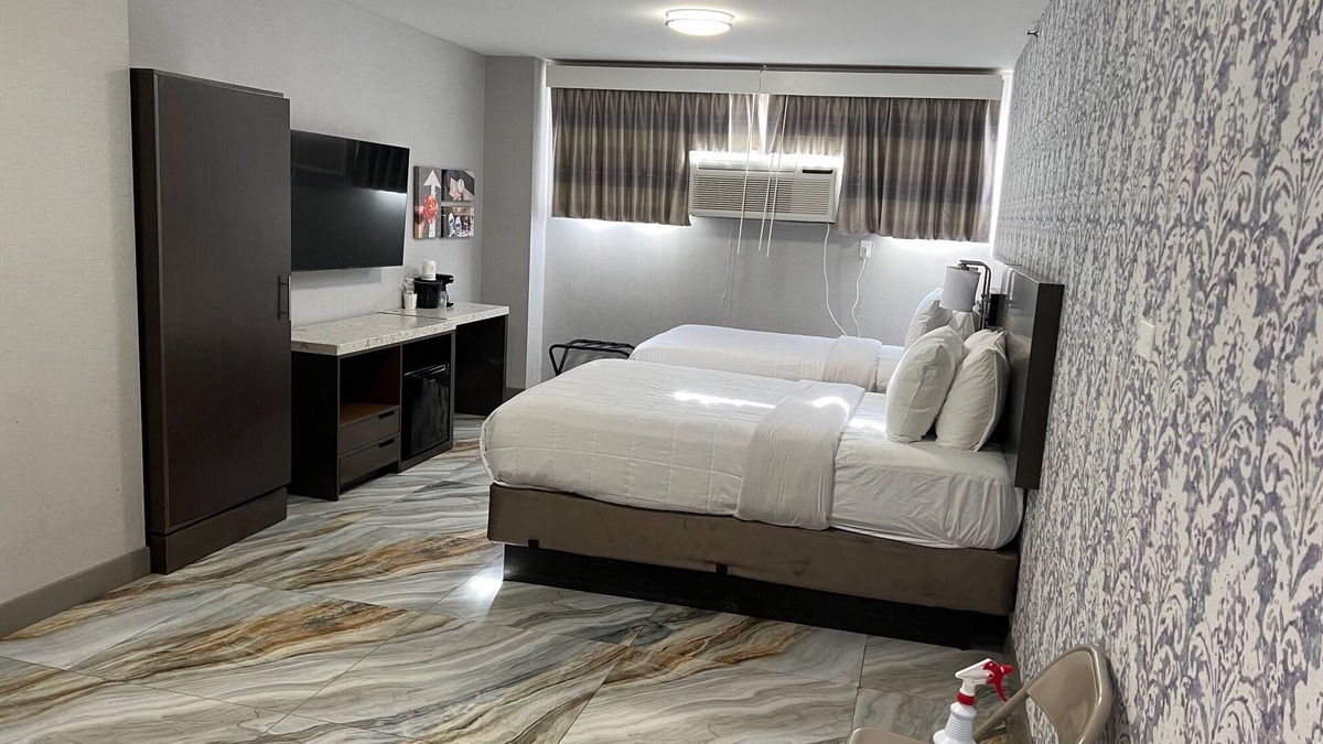 Queens Hotel | The Essence Hotel AT JFK