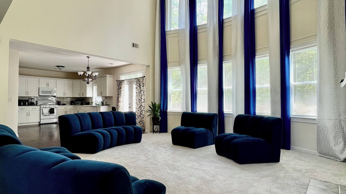 Union City House | The essential loft House is a cozy home away from Home