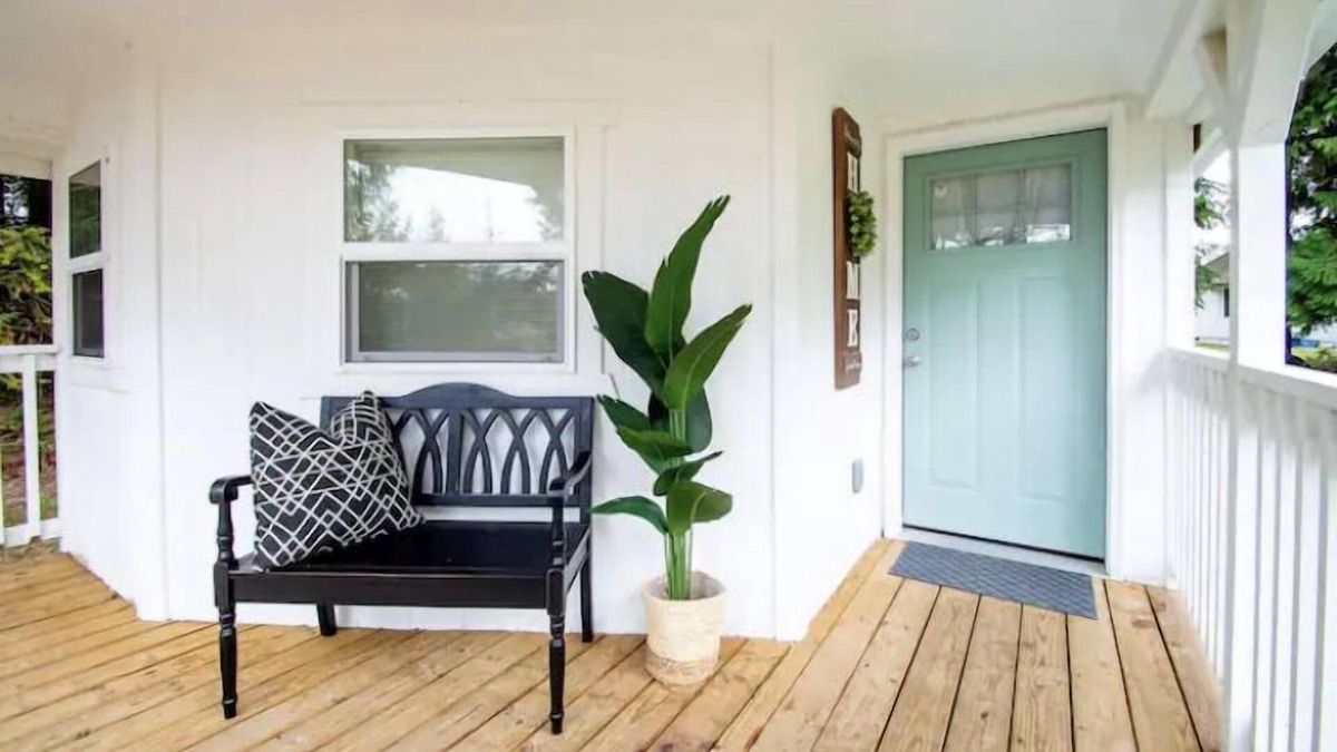 Port Angeles Cottage | The Evergreen Homestead
