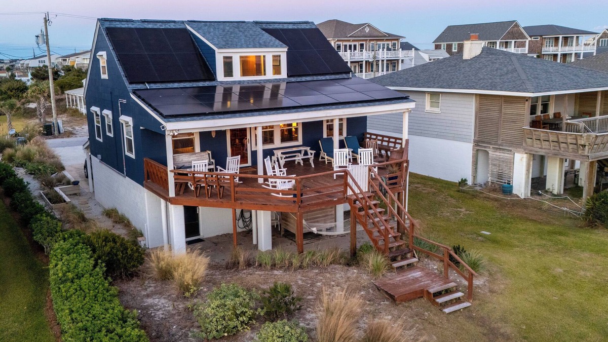 Atlantic Beach Cottage | The Exum Cottage - Beachfront in Atlantic Beach, North Carolina