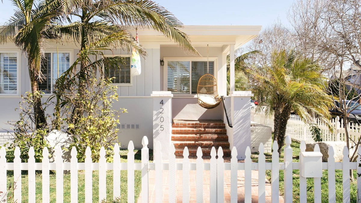 Crown Point House | The Family Beach House