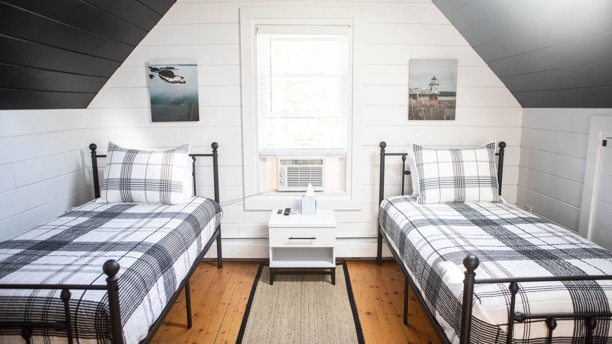 Boothbay Harbor House | The Farmhouse - Boothbay Harbor