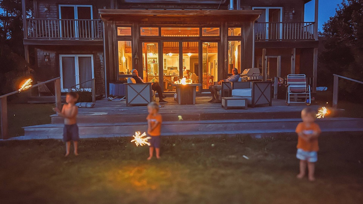 West Tisbury House | The Field House - Peaceful Martha’s Vineyard Escape with Serene Field Views