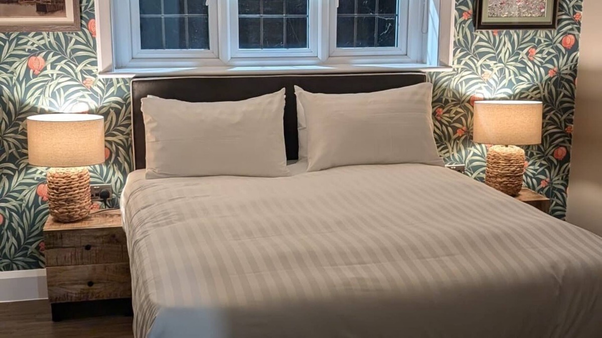 New Forest District Hotel | The Fighting Cocks