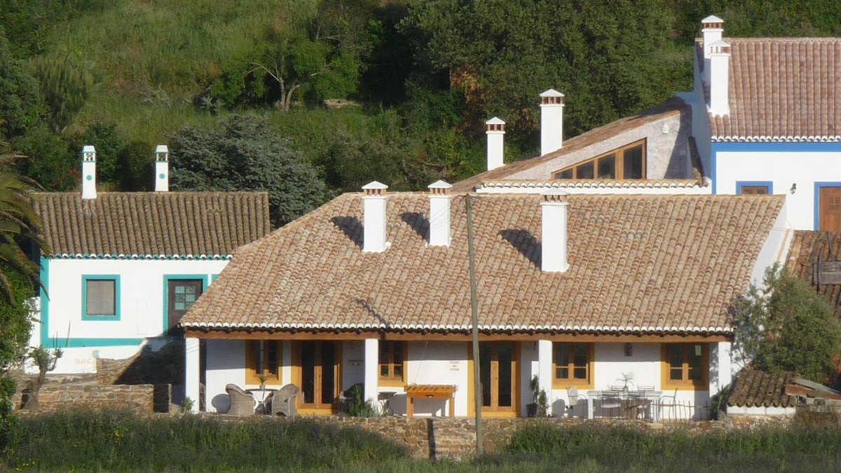 Aljezur House | The Figos - sleeps up to 9