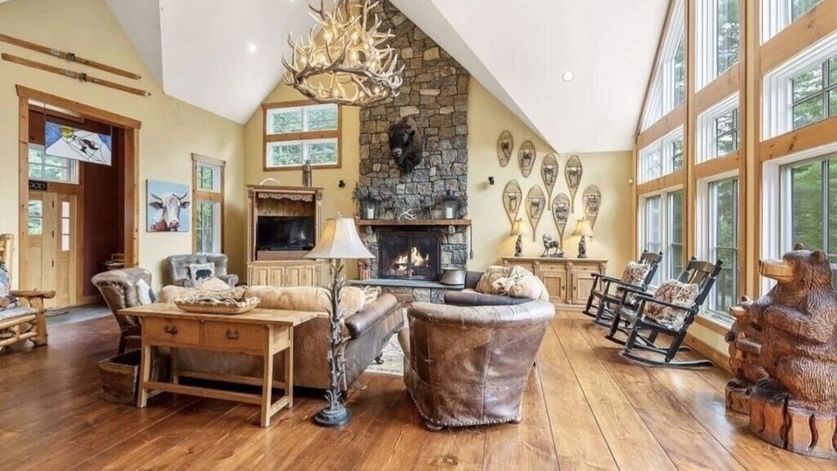Winhall Cabin | The Fireside Lodge - Stratton View, Luxurious and Modern, Sleeps 16