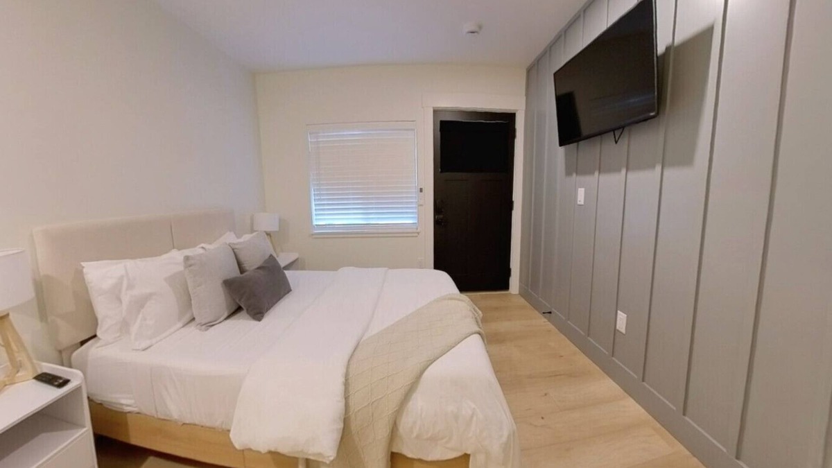 Coeur d'Alene Apartment | The Flats - Suite 8 - Full sized bed - Downtown CDA