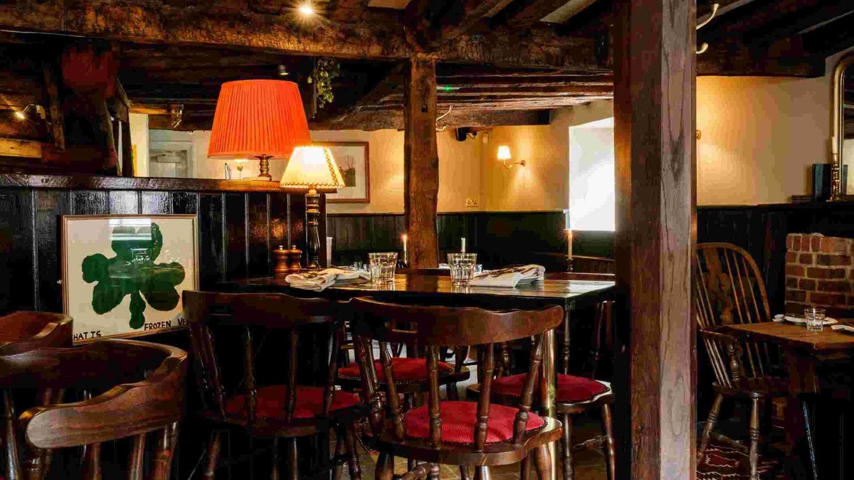 Cranborne Hotel | The Fleur de Lys