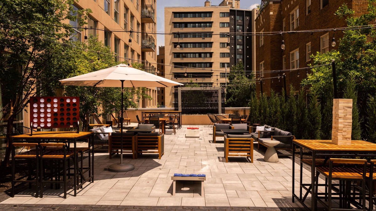 West Plaza Hotel | The Fontaine