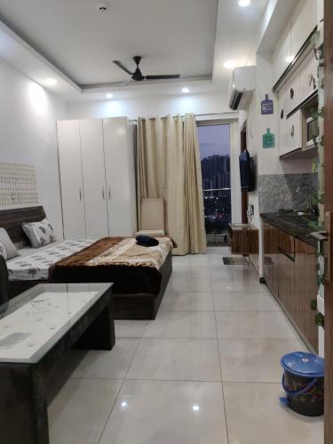 Noida Apartment | The Forest Stays-Luxury Studio Apartment In Noida