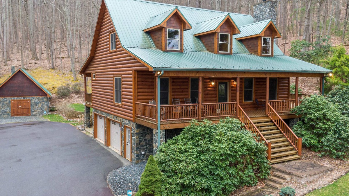 Lansing House | The Forge - Private home in gated community minutes from West Jefferson!