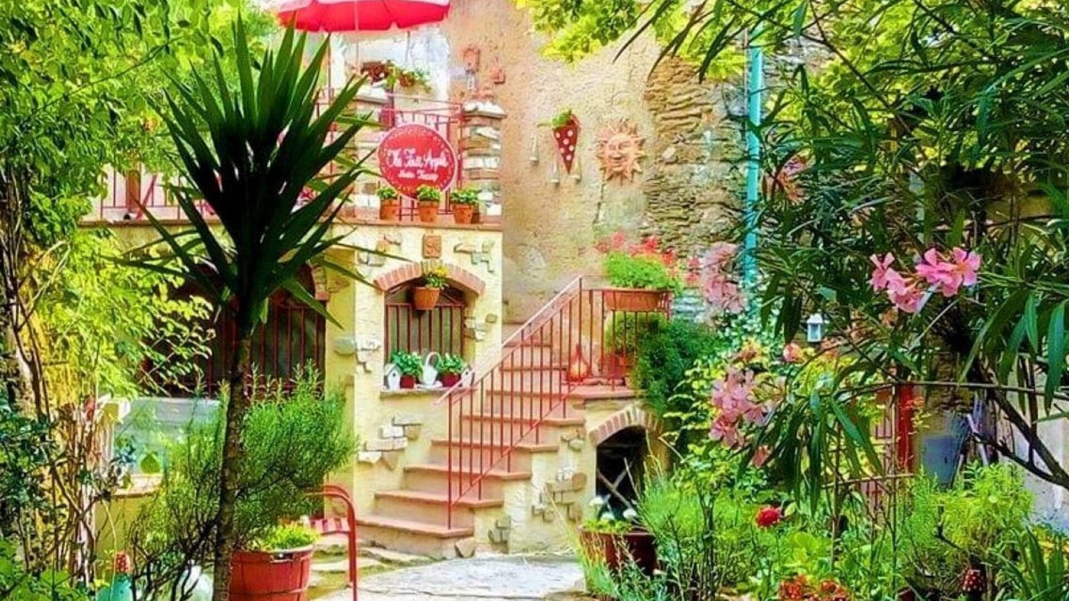 San Carlo Terme House | The Four Angels - Massa, Tuscany